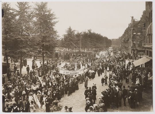 Onder historici: Schrijven over vrouwen